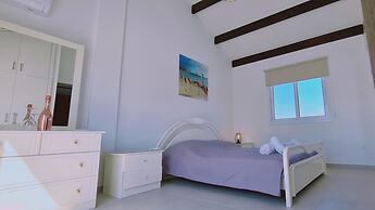 48 PER - Mellissa Villa