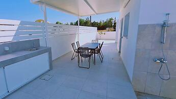 48 PER - Mellissa Villa