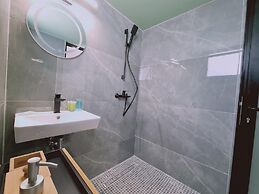 32 Lim- Stay Vintage House