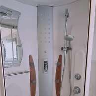 02 LIM - Stay Vivid City Apartment