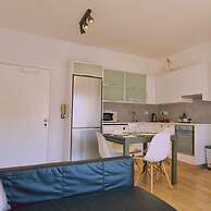 02 LIM - Stay Vivid City Apartment