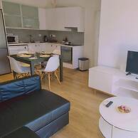 02 LIM - Stay Vivid City Apartment