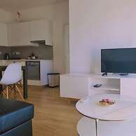 02 LIM - Stay Vivid City Apartment