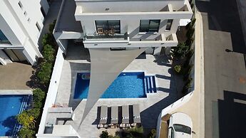 66 PER - Stay Villa Palm