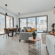 66 PER - Stay Villa Palm