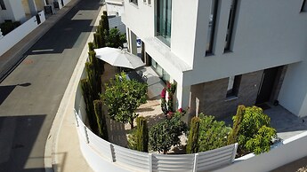 66 PER - Stay Villa Palm