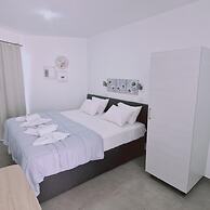 100 AN - Napa Living 18