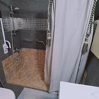 76 EGM - Stay Serenity Apartment