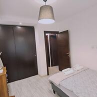 76 EGM - Stay Serenity Apartment