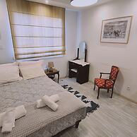 76 EGM - Stay Serenity Apartment