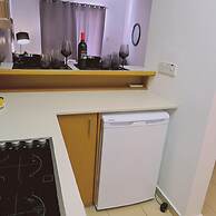 77 KPF - Stay Paphos Beyond Studio