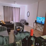 77 KPF - Stay Paphos Beyond Studio