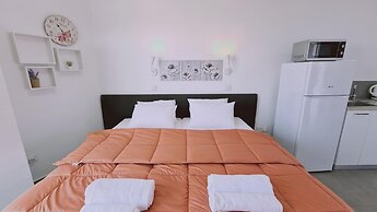 100 AN - Napa Living 40