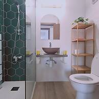 83 Lim3 - Stay Sunlit Apartment