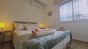 83 Lim3 - Stay Sunlit Apartment