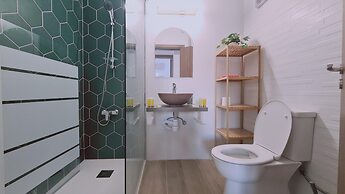 83 Lim3 - Stay Sunlit Apartment