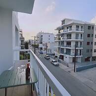 83 Lim3 - Stay Sunlit Apartment