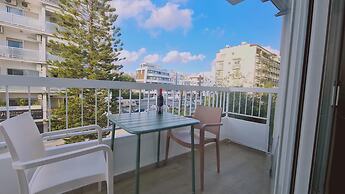 83 Lim3 - Stay Sunlit Apartment