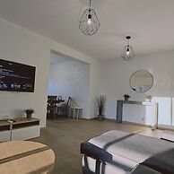 01 LIM - Stay Sky Apartment