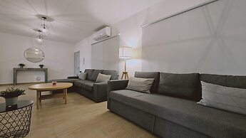 01 LIM - Stay Sky Apartment