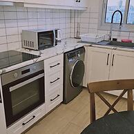 01 LIM - Stay Sky Apartment