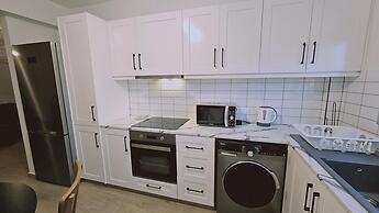 01 LIM - Stay Sky Apartment