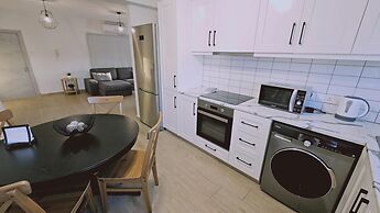 01 LIM - Stay Sky Apartment