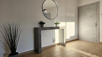 01 LIM - Stay Sky Apartment