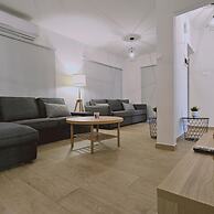 01 LIM - Stay Sky Apartment