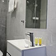 104 NIC - 102 Stay Cosmo City Suite