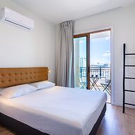 94 NIC - Stay Cityscape Charm