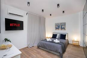 89 LIM - Stay Zen Studio