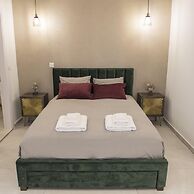 96 Nic1 - Stay Glam Skin Studio