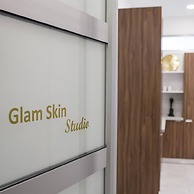 96 Nic1 - Stay Glam Skin Studio