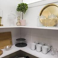 96 Nic1 - Stay Glam Skin Studio