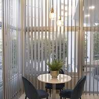 96 Nic1 - Stay Glam Skin Studio