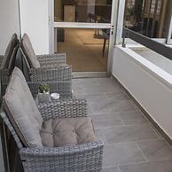 96 Nic1 - Stay Glam Skin Studio