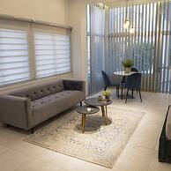 96 Nic1 - Stay Glam Skin Studio