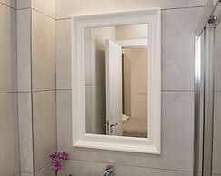 96 Nic1 - Stay Glam Skin Studio