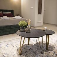 96 Nic1 - Stay Glam Skin Studio