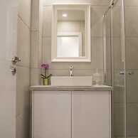 96 Nic1 - Stay Glam Skin Studio