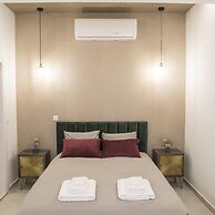 96 Nic1 - Stay Glam Skin Studio