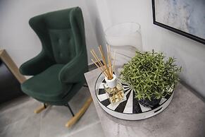 96 Nic2 - Stay Urban Skin Suite