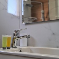 69 LCA - Stay Sea and Salt Lake Panoramic View Apt