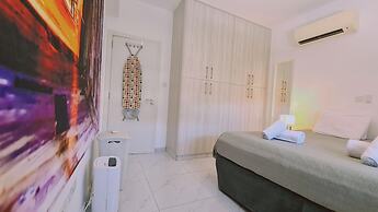 98 LIM - Stay W Apartment