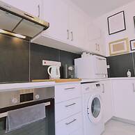 98 LIM - Stay W Apartment