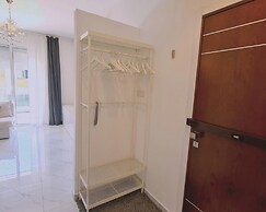 98 LIM - Stay W Apartment