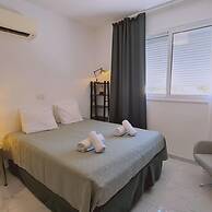 98 LIM - Stay W Apartment