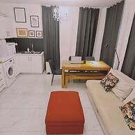 98 LIM - Stay W Apartment