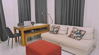 98 LIM - Stay W Apartment